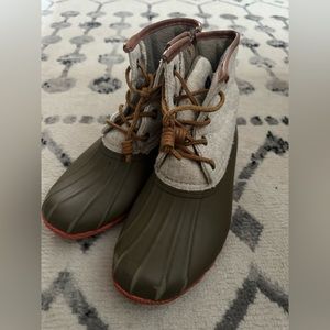 Sperry rain boots